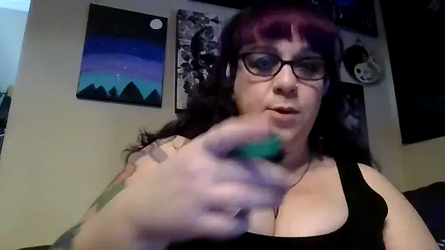 Snapshot of GothyBaby chatting on October 2025 05:06:01 PM GothyBaby online show from October 2025 05:06:01 PM