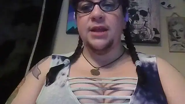 GothyBaby online show from November 2025 05:45:02 PM