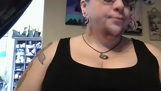 GothyBaby online show from November 2025 04:00:01 PM