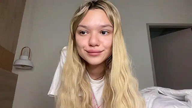 Snapshot of madwillienn chatting on November 2025 01:05:01 PM madwillienn online show from November 2025 01:05:01 PM