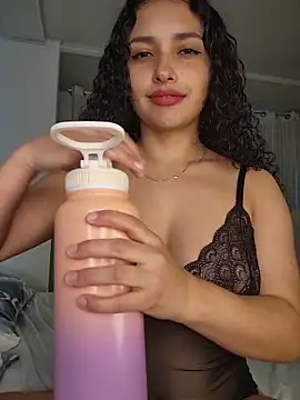 Lucy Marin online show from February 2026 03:12:02 PM