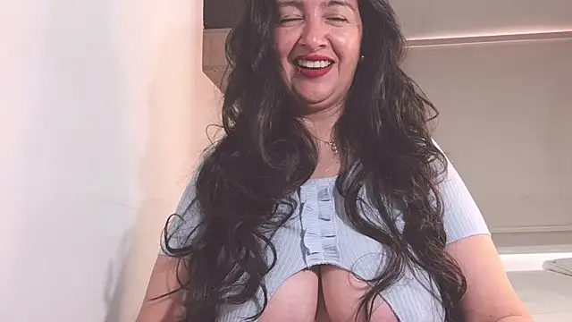 Snapshot of Cherry_1992 chatting on February 2025 04:38:01 PM Cherry 1992 online show from February 2025 04:38:01 PM