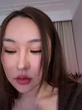 Snapshot of sphynx-_- chatting on December 2025 11:45:01 AM sphynx- - online show from December 2025 11:45:01 AM