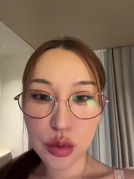 Snapshot of sphynx-_- chatting on November 2025 02:21:03 PM sphynx- - online show from November 2025 02:21:03 PM