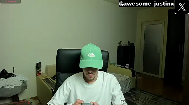 awesomejustin online show from December 2024 07:19:02 PM