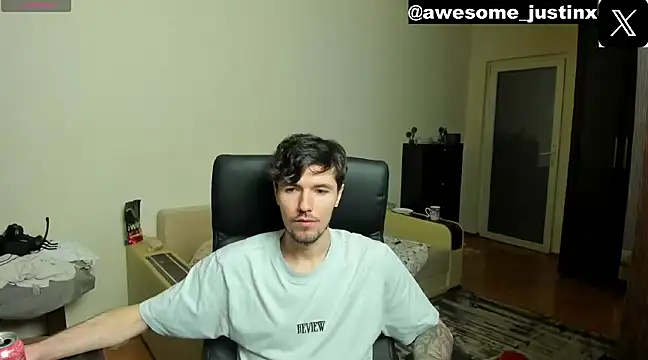 awesomejustin online show from December 2024 11:35:01 AM