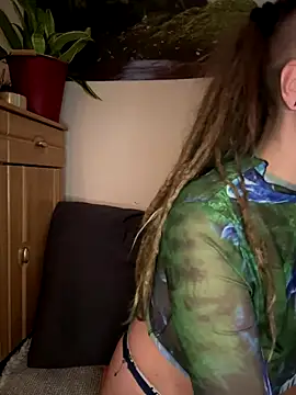 Snapshot of MenaDreadfull chatting on December 2025 09:26:01 AM MenaDreadfull online show from December 2025 09:26:01 AM