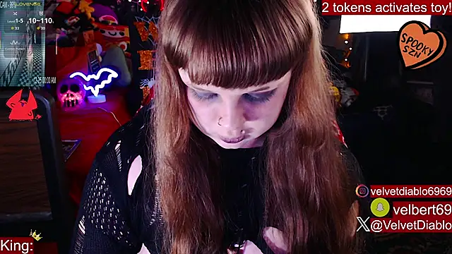 VelvetDiablo online show from October 2025 12:00:01 AM