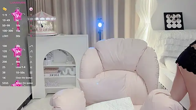 Snapshot of Happy_Kitty chatting on June 2026 04:05:01 PM Happy Kitty online show from June 2026 04:05:01 PM