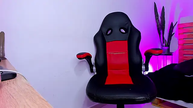 Snapshot of MaryJaneDove chatting on February 2025 08:51:02 PM MaryJaneDove online show from February 2025 08:51:02 PM