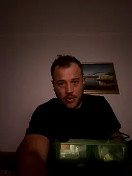 Snapshot of 1Aleks13 chatting on September 2025 10:19:02 PM 1Aleks13 online show from September 2025 10:19:02 PM