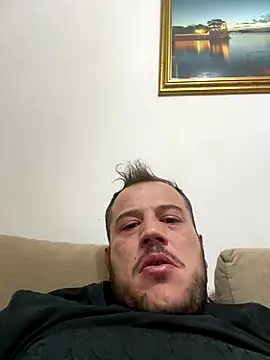 Snapshot of 1Aleks13 chatting on September 2025 10:20:01 PM 1Aleks13 online show from September 2025 10:20:01 PM