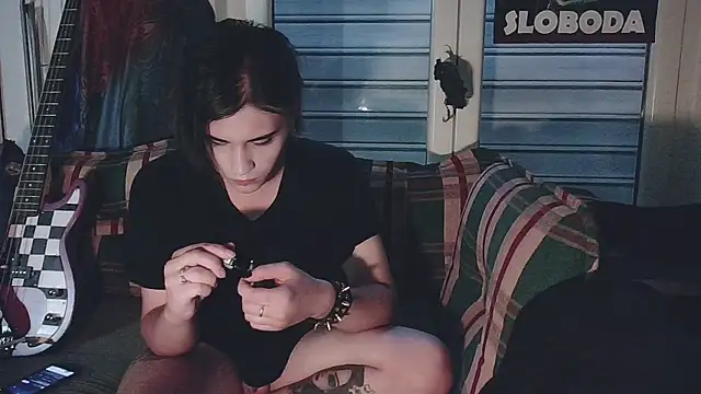 sademobeer online show from September 2025 05:36:01 AM