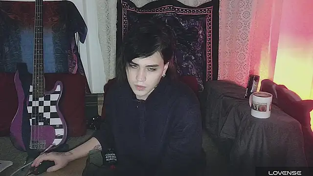 sademobeer online show from December 2025 01:43:02 PM