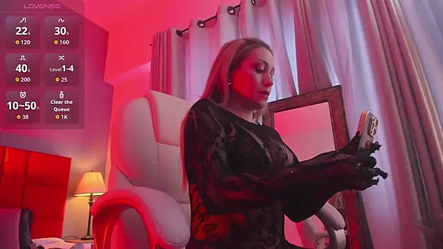 Holly madison  online show from September 2025 01:29:01 PM