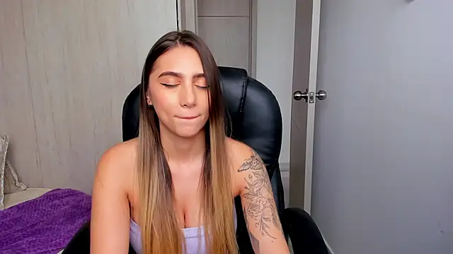 StacyConner online show from November 2025 08:42:01 PM