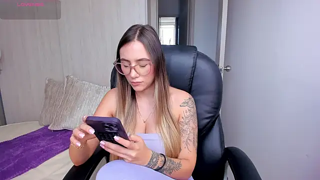 StacyConner online show from September 2025 08:13:01 PM