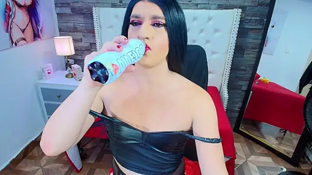 TRINY TS online show from April 2026 08:50:01 PM