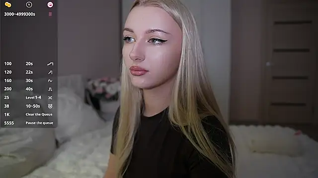 CatchMe1 online show from October 2025 10:19:01 PM