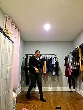 Snapshot of Nikkierosee chatting on February 2026 11:46:01 PM Nikkierosee online show from February 2026 11:46:01 PM