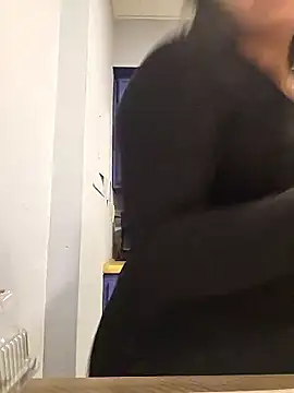 Snapshot of Nikkierosee chatting on December 2025 11:49:01 PM Nikkierosee online show from December 2025 11:49:01 PM