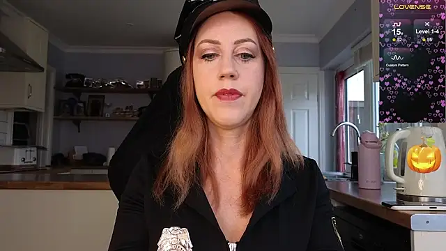 stripmequick online show from October 2025 10:56:01 AM