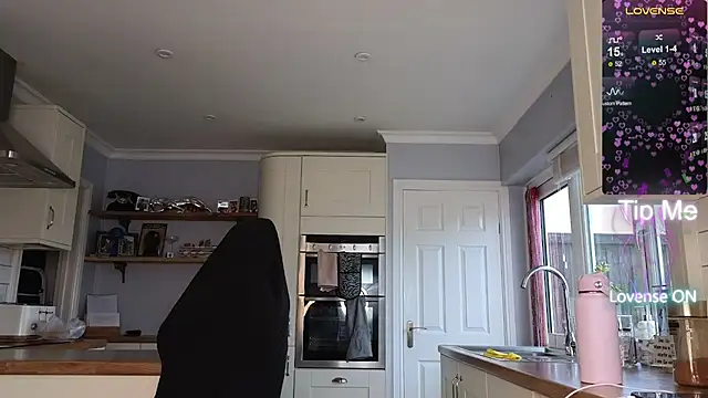 stripmequick online show from November 2025 10:43:01 AM