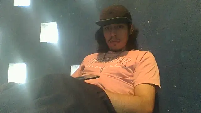 AlexAlejandro13 online show from December 2025 10:54:01 PM