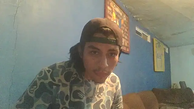 AlexAlejandro13 online show from September 2025 01:34:02 AM