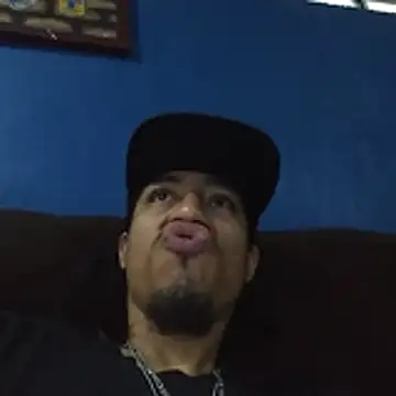 AlexAlejandro13 online show from April 2026 02:30:01 PM