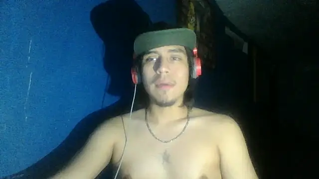 AlexAlejandro13 online show from October 2025 06:48:01 AM