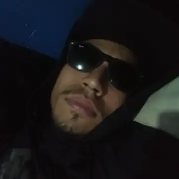 AlexAlejandro13 online show from April 2026 10:16:01 PM