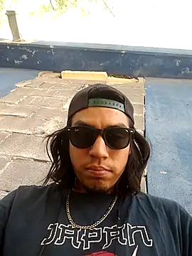 AlexAlejandro13 online show from March 2026 08:27:02 PM