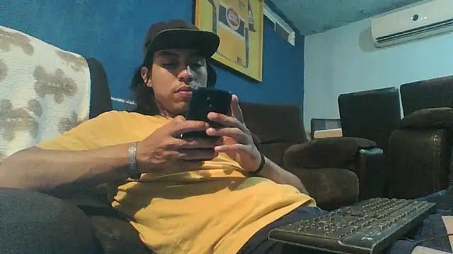 AlexAlejandro13 online show from March 2026 03:32:01 AM