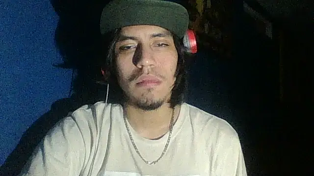 AlexAlejandro13 online show from October 2025 07:32:02 AM