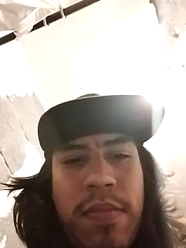 AlexAlejandro13 online show from April 2026 10:25:02 PM