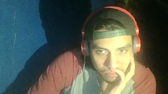AlexAlejandro13 online show from October 2025 06:14:01 AM
