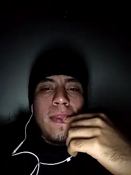 AlexAlejandro13 online show from January 2026 11:52:01 PM