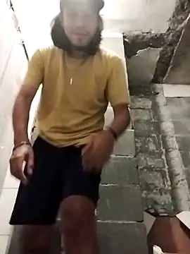 AlexAlejandro13 online show from April 2026 01:45:01 AM