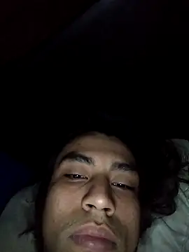 AlexAlejandro13 online show from February 2026 07:04:01 PM