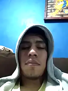 AlexAlejandro13 online show from December 2024 04:36:02 PM