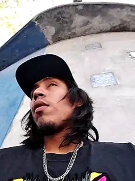 AlexAlejandro13 online show from March 2026 10:00:02 PM