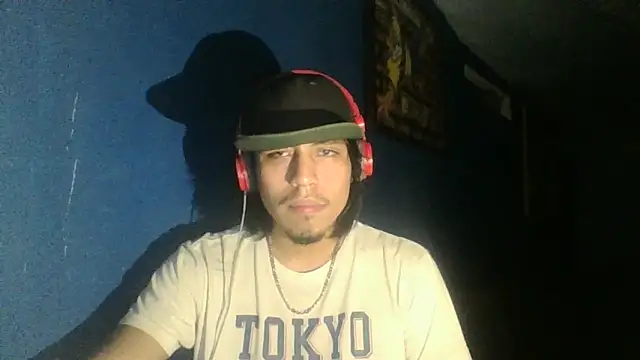 AlexAlejandro13 online show from October 2025 07:09:01 AM