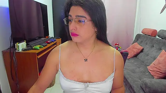 Snapshot of Khalifa_Gold chatting on March 2025 11:45:02 AM Khalifa Gold online show from March 2025 11:45:02 AM