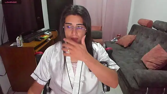 Snapshot of Khalifa_Gold chatting on February 2025 06:56:01 AM Khalifa Gold online show from February 2025 06:56:01 AM