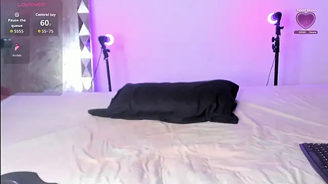 Snapshot of AgathaFoxx chatting on October 2025 02:56:02 AM AgathaFoxx online show from October 2025 02:56:02 AM