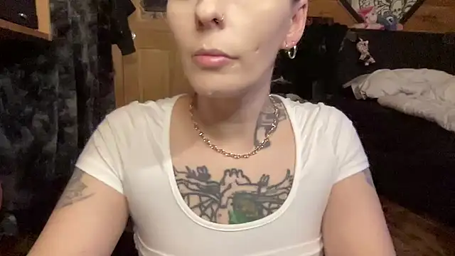 Snapshot of TeenyDoll chatting on May 2026 02:49:02 AM TeenyDoll online show from May 2026 02:49:02 AM