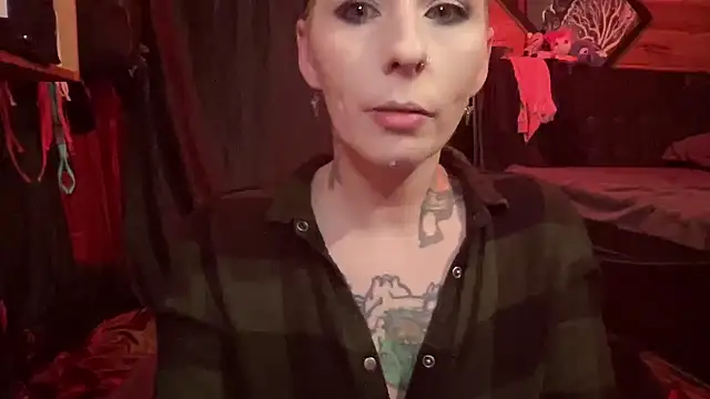 Snapshot of TeenyDoll chatting on October 2025 02:45:01 AM TeenyDoll online show from October 2025 02:45:01 AM