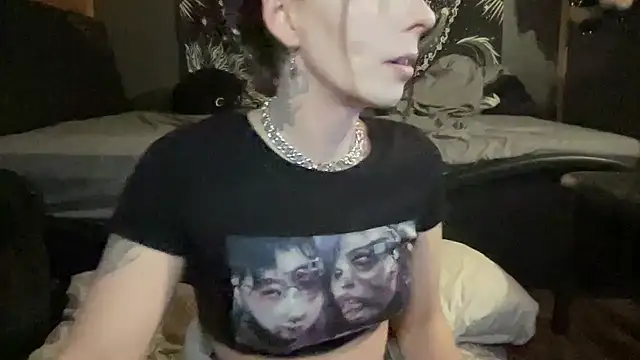 Snapshot of TeenyDoll chatting on March 2025 01:43:02 AM TeenyDoll online show from March 2025 01:43:02 AM