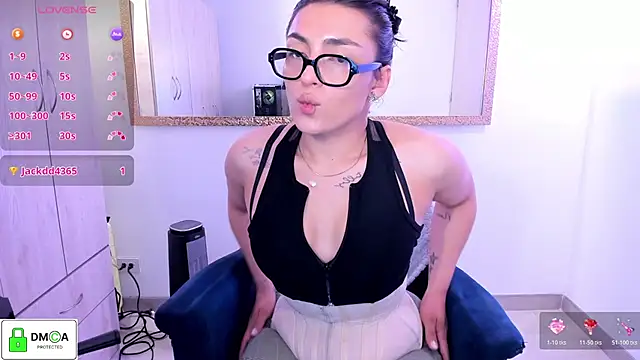 EricaVanderhill online show from June 2026 11:24:02 PM